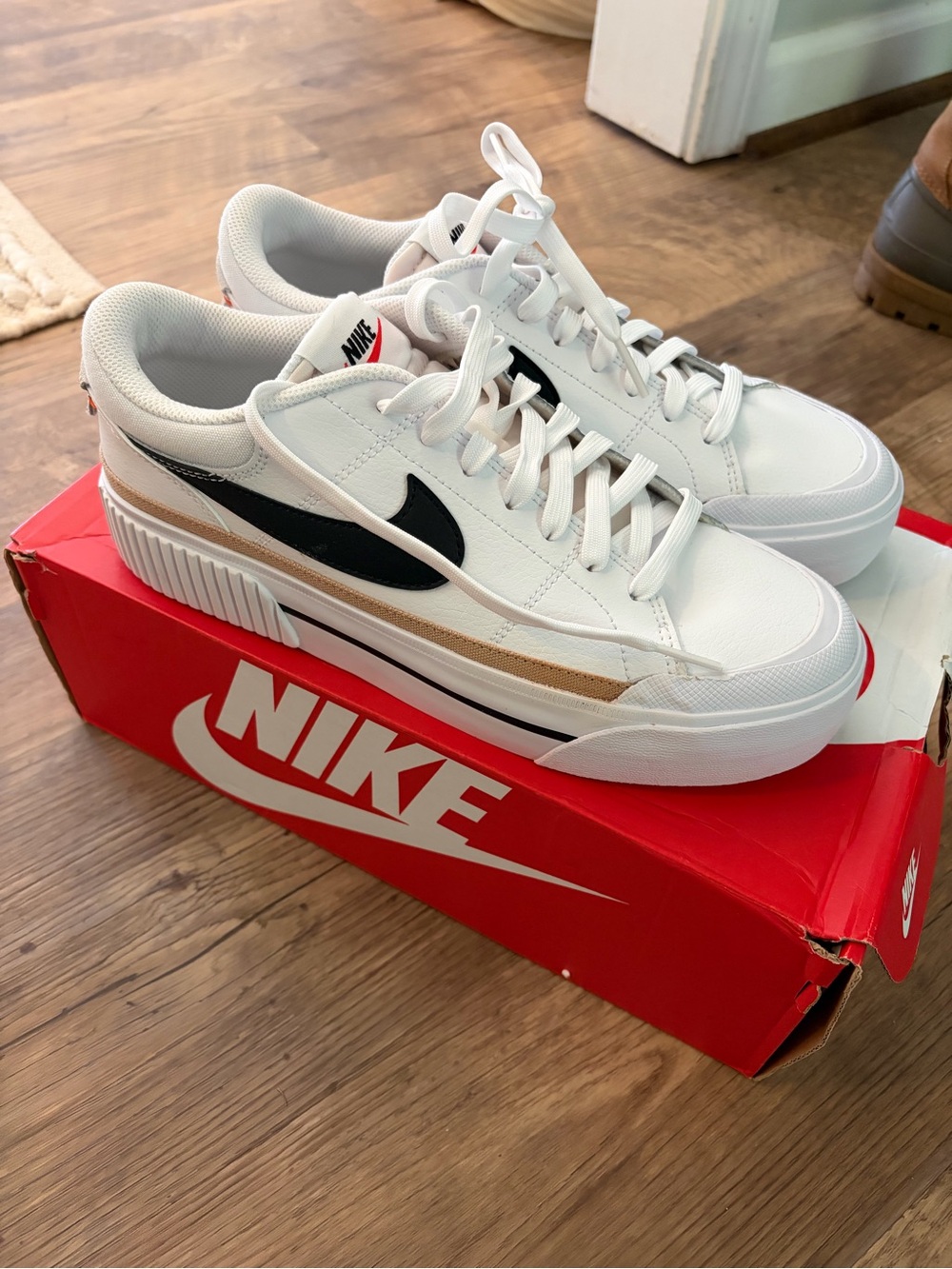 Nike Women's White Court Legacy Shoes Size 8.5